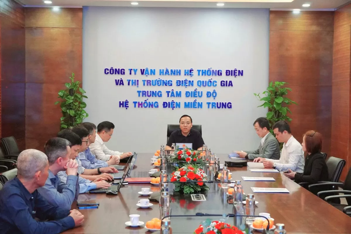 Thứ trưởng Nguyễn Hoàng Long làm việc với 