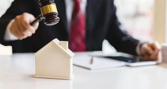 đất đấu giá – loại hình bất động sản được tổ chức bán công khai qua các phiên đấu giá do Nhà nước hoặc các tổ chức có thẩm quyền thực hiện. Ảnh minh họa