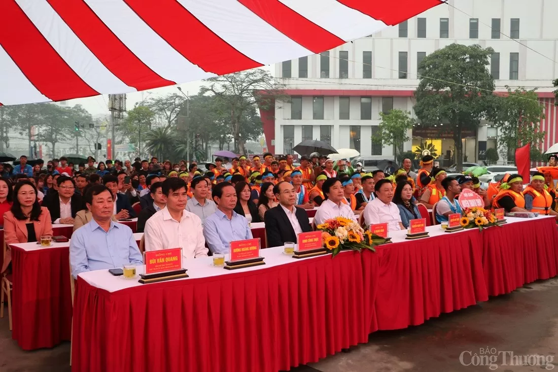 Sôi nổi Giải bơi chải Việt Trì mở rộng năm 2025 Sôi nổi Giải bơi chải Việt Trì mở rộng năm 2025