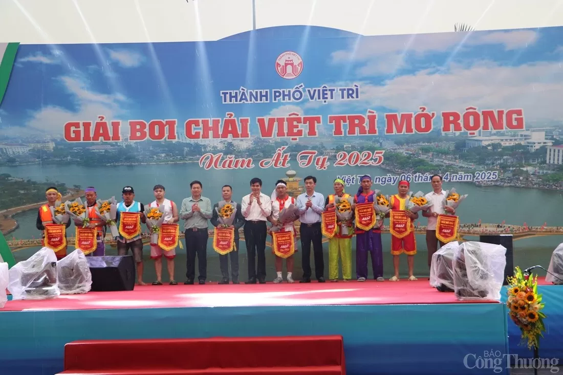 Sôi nổi Giải bơi chải Việt Trì mở rộng năm 2025 Sôi nổi Giải bơi chải Việt Trì mở rộng năm 2025