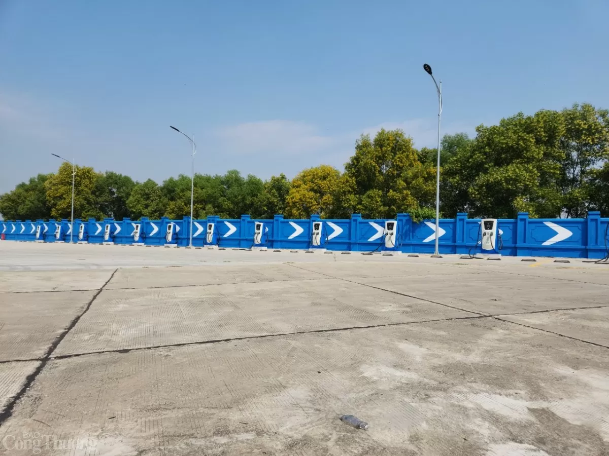 Trạm sạc xe điện trên đường cao tốc Hà Nội - Lào Cai