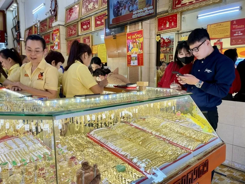 Thị trường vàng biến động dữ dội: Đã đến lúc chốt lời?