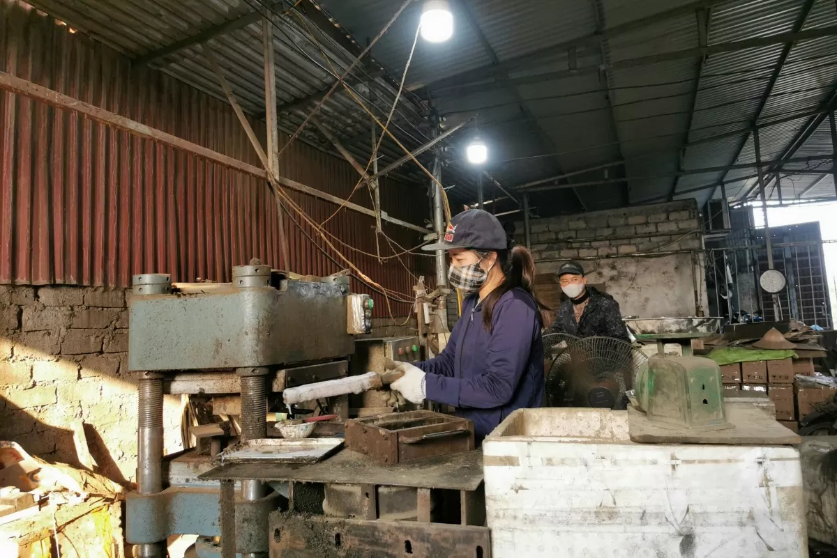 Xưởng phụ tùng dựng lại đời một con người