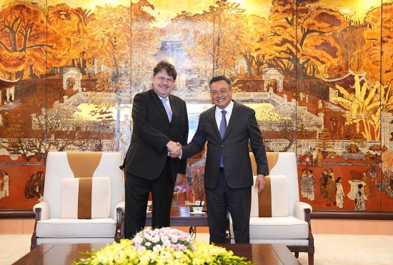 ha noi khai mo hop tac giao thong xanh voi ao