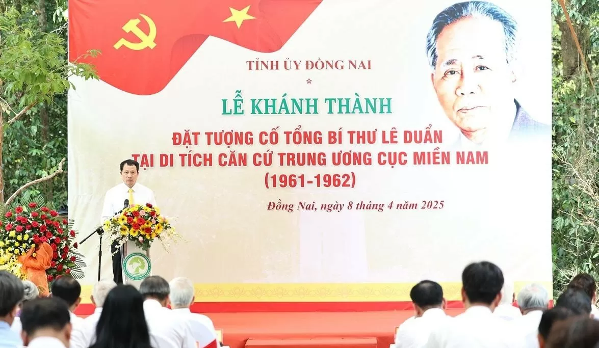 Đặt tượng cố Tổng Bí thư Lê Duẩn tại Trung ương Cục miền Nam