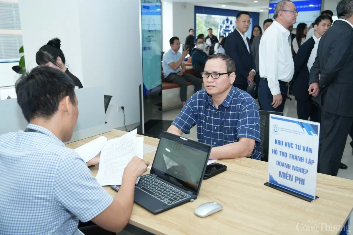 Một trung tâm, nhiều đột phá cải cách ở Hà Nội