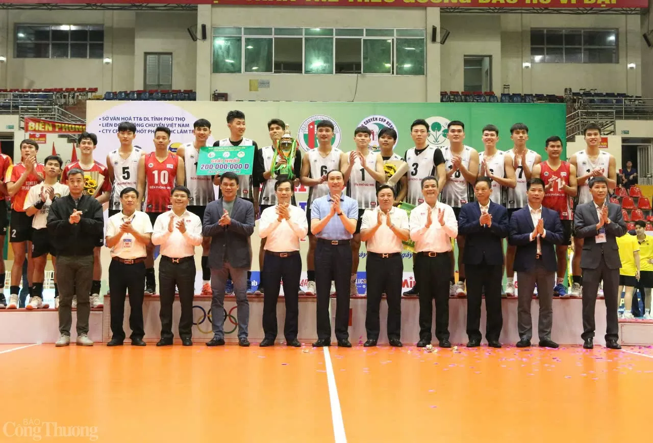 Chung cuộc, Biên Phòng đánh bại Công an TPHCM với tỉ số nghẹt thở 3-2, chính thức lên ngôi vô địch Giải bóng chuyền Cúp Hùng Vương 2025. 
