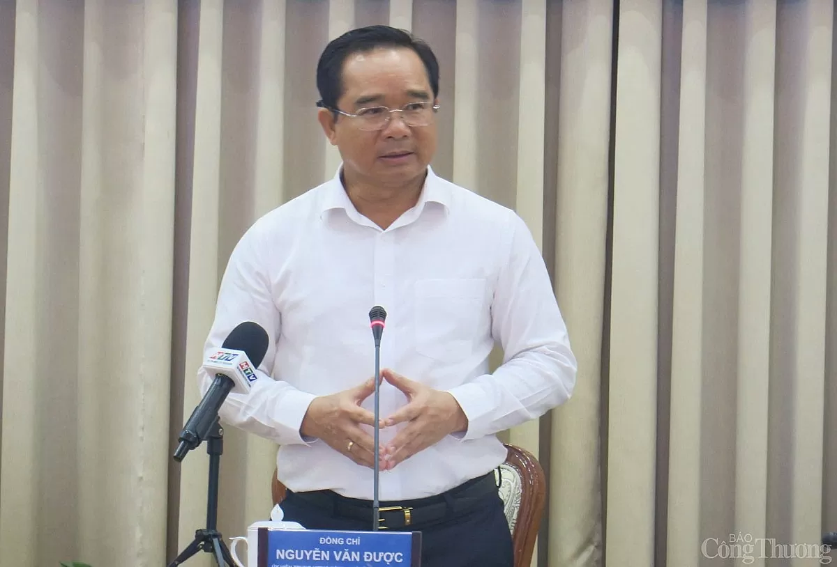 TP. Hồ Chí Minh giữ nguyên chỉ tiêu tăng trưởng, tháo gỡ khó khăn thuế quan