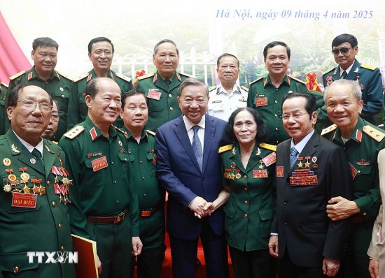 tong bi thu to lam den 2030 100 nguoi co cong co muc song trung binh kha tro len