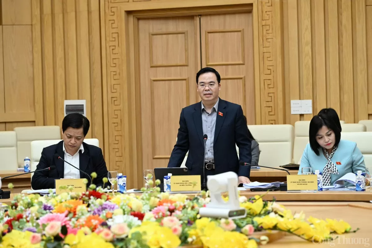 Chùm ảnh: Bộ Công Thương tổ chức hội nghị tham vấn xây dựng Luật Thương mại điện tử
