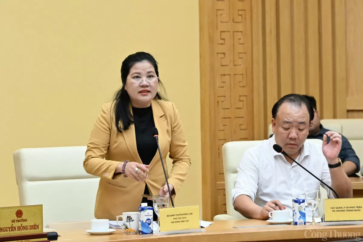Chùm ảnh: Bộ Công Thương tổ chức hội nghị tham vấn xây dựng Luật Thương mại điện tử