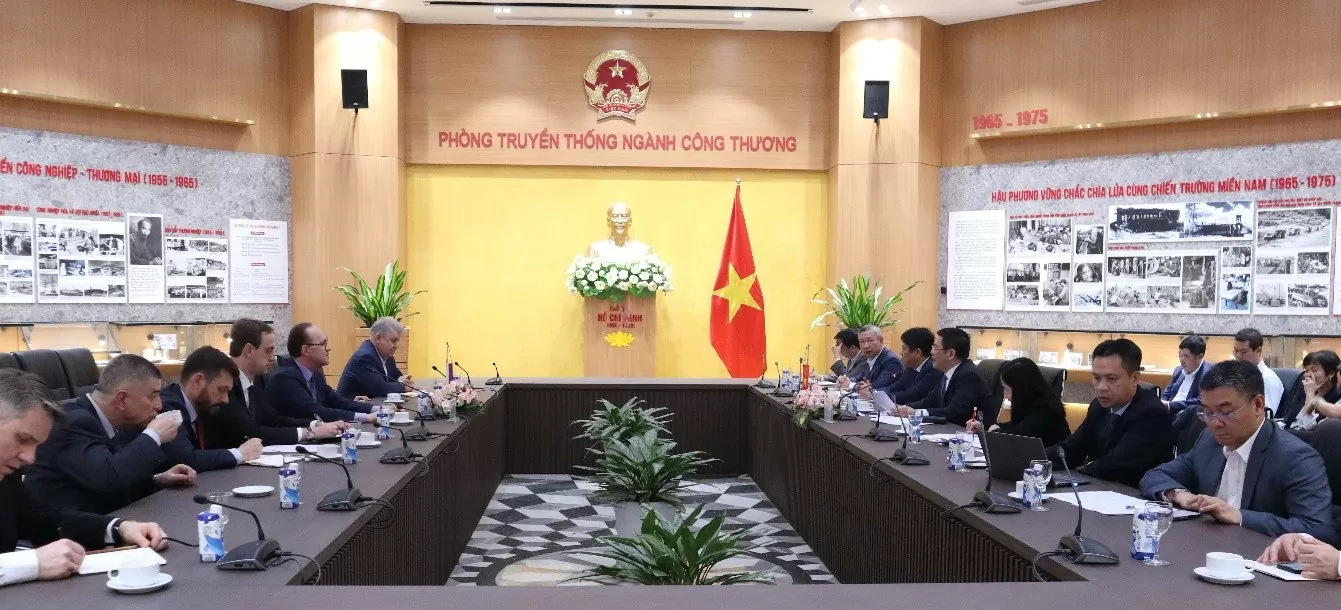 Bộ trưởng Nguyễn Hồng Diên đề nghị Nga gỡ vướng FTA VN-EAEU