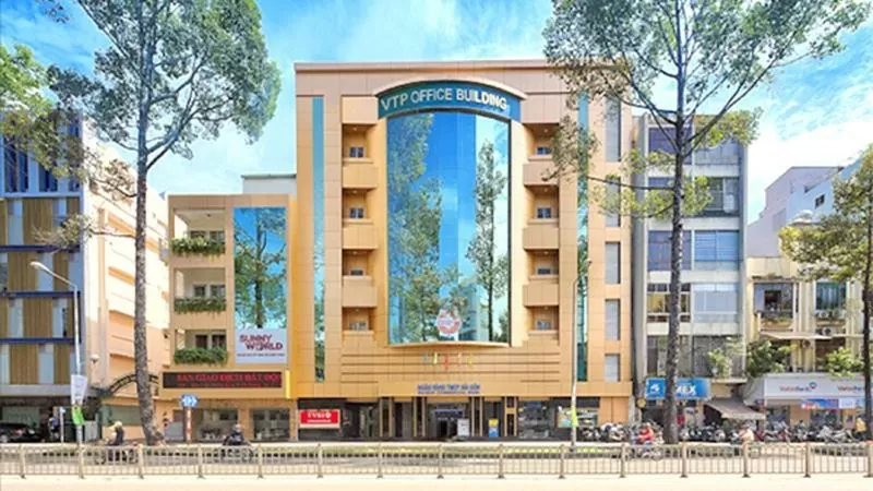 Tòa nhà Tập đoàn Vạn Thịnh Phát trên đường Trần Hưng Đạo, Quận 1, TPHCM.