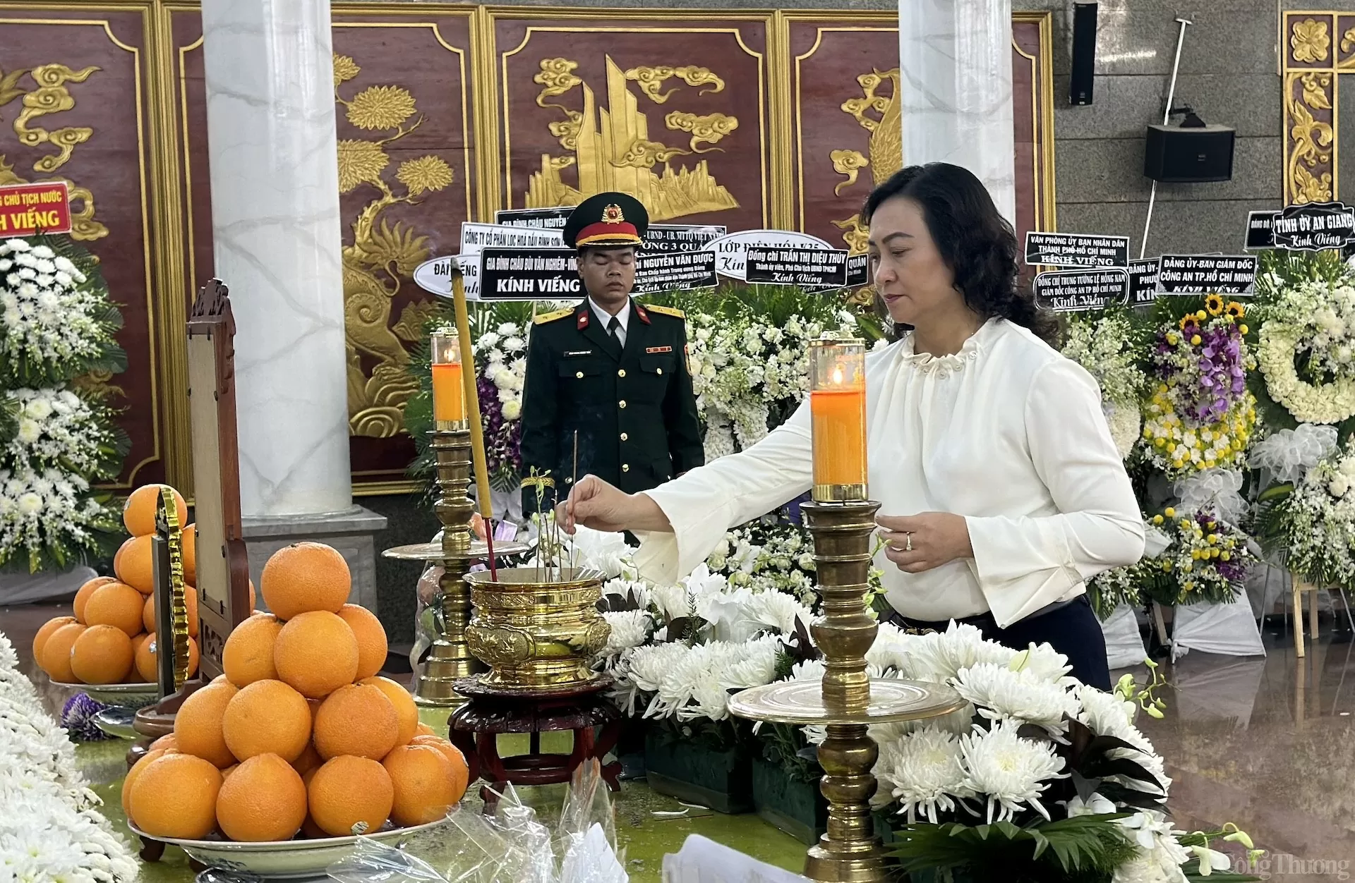 Đoàn Bộ Công Thương viếng phu nhân cố Thủ tướng Võ Văn Kiệt