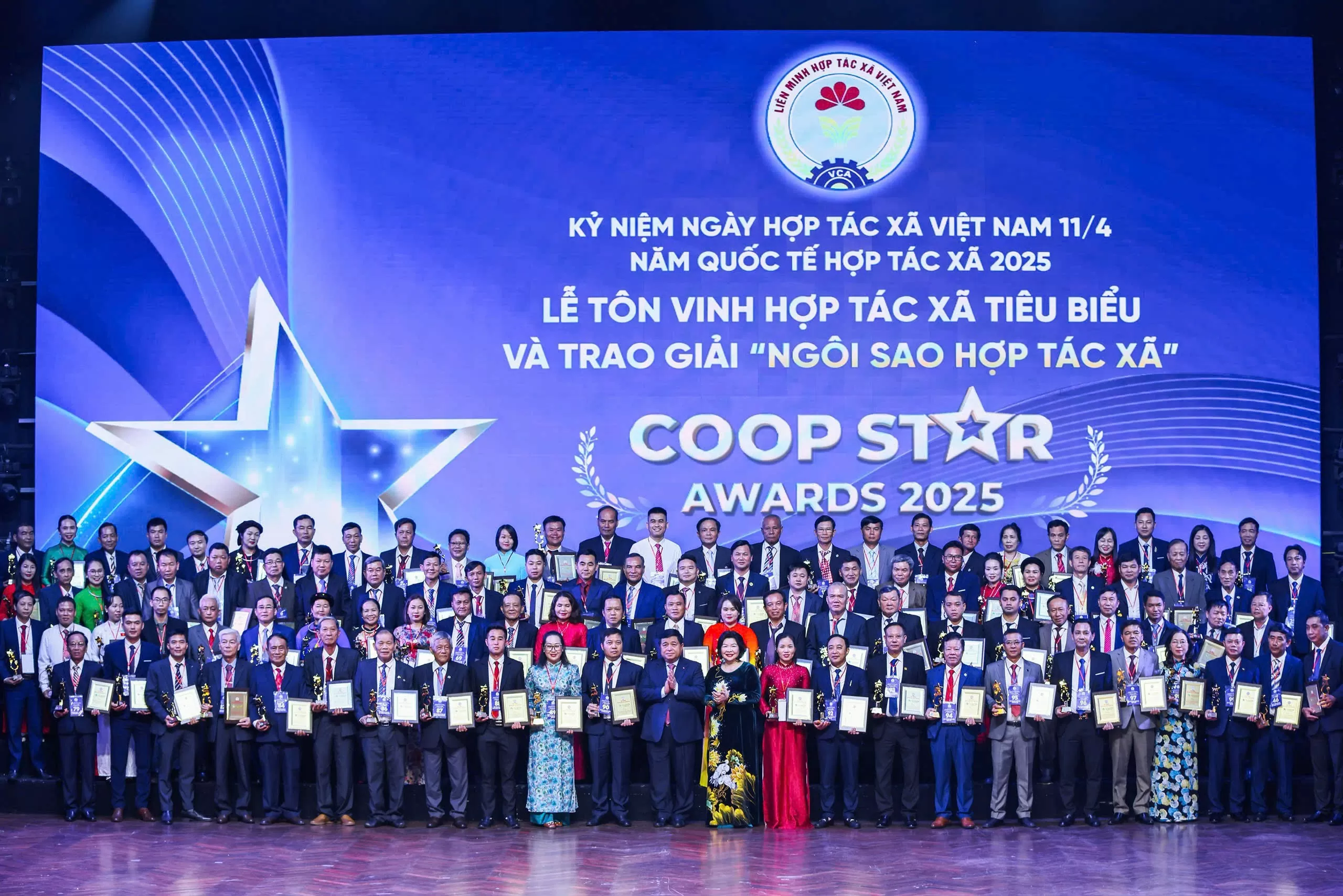 100 hợp tác xã tỏa sáng tại lễ trao giải Coop Star 2025