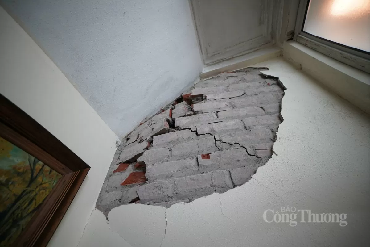 Hà Nội: Nhà dân nứt toác cạnh công trường thi công trường học