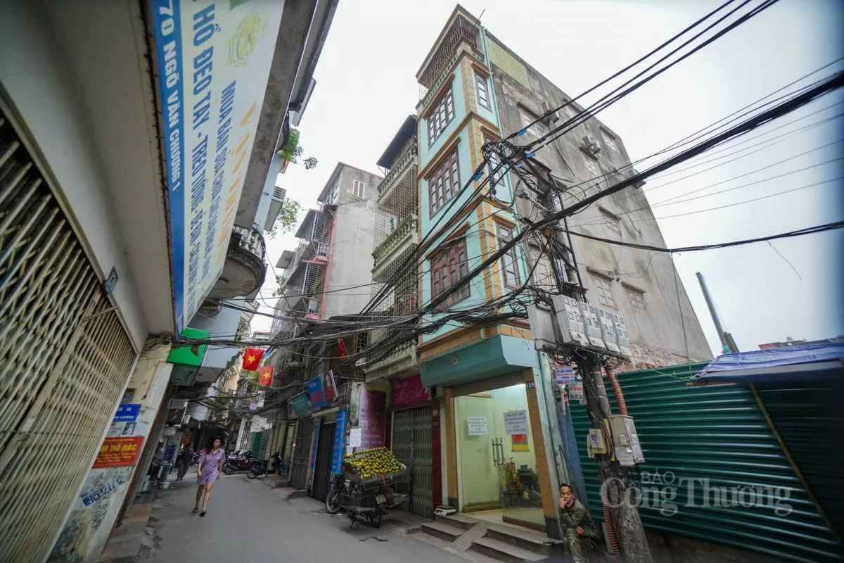 Hà Nội: Nhà dân nứt toác cạnh công trường thi công trường học