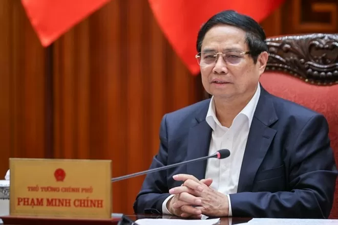 Ủy viên Bộ Chính trị, Thủ tướng Chính phủ Phạm Minh Chính yêu cầu cho phép sử dụng các giấy tờ tích hợp trên tài khoản định danh điện tử, không yêu cầu công dân phải xuất trình giấy tờ, phải sao y, công chứng. Ảnh: VGP