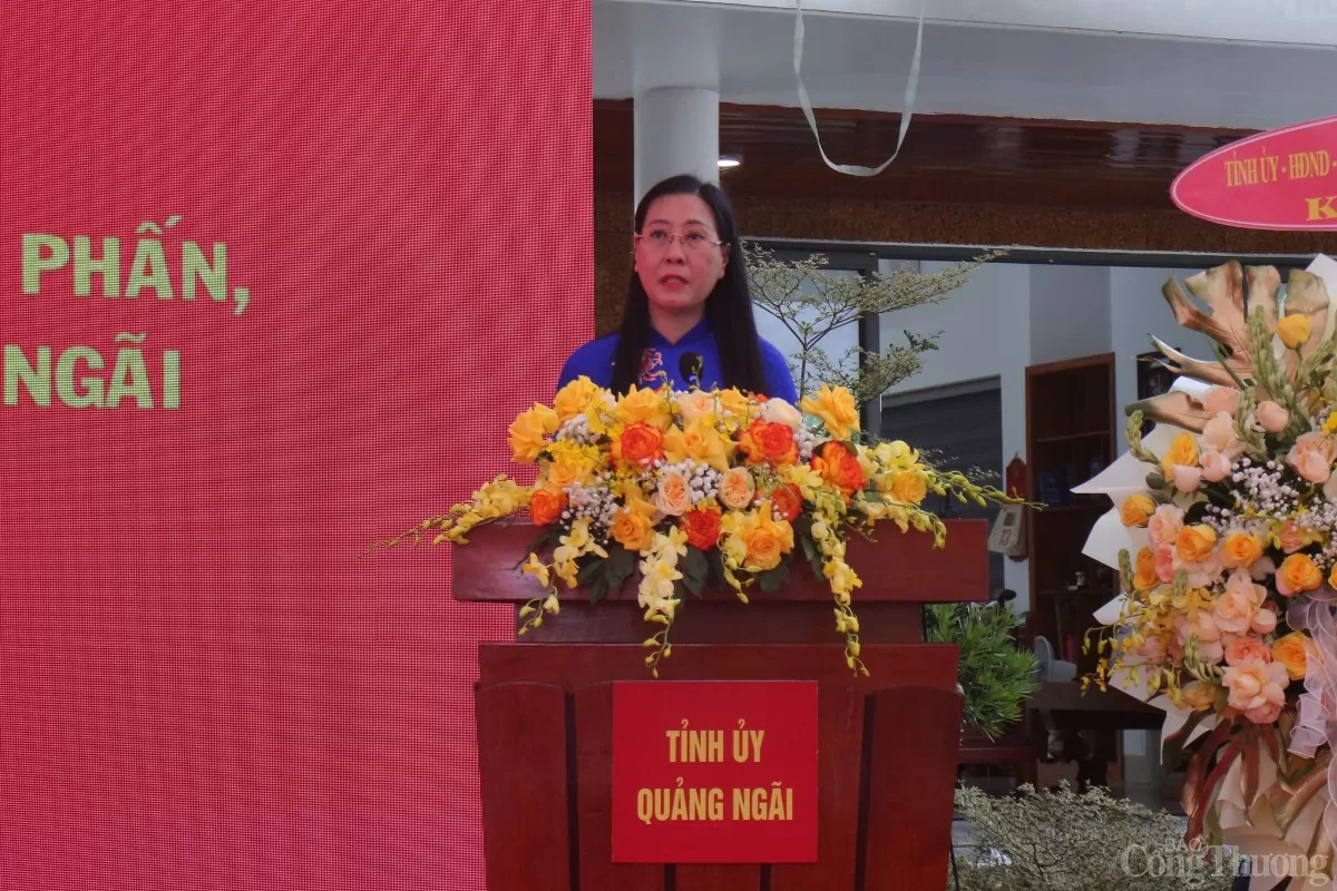Bà Bùi thị Quỳnh Vân, Bí thư Tỉnh ủy, Chủ tịch HĐND tỉnh Quảng Ngãi phát biểu tại Lễ kỷ niệm