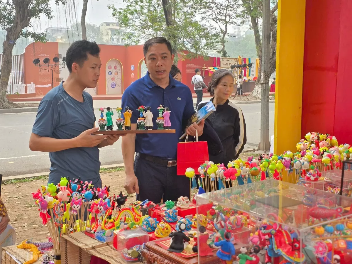 Hãy để mỗi món quà là một dấu ấn Hà Nội