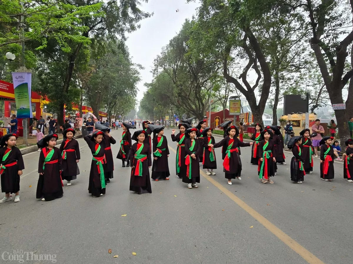 Hãy để mỗi món quà là một dấu ấn Hà Nội