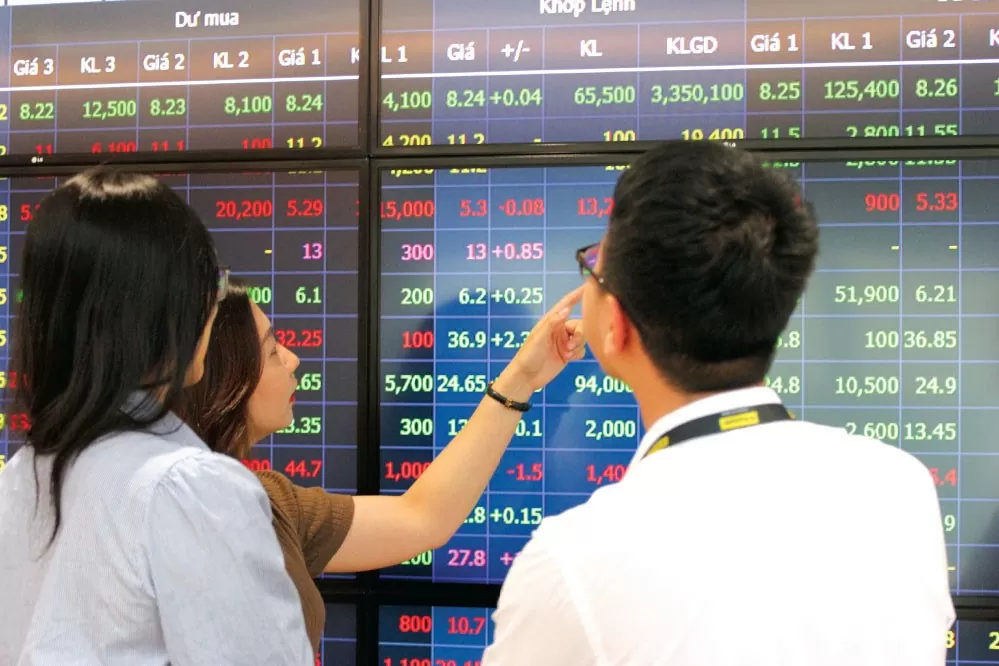 Nhóm ngành nào có thanh khoản tăng nổi bật trong tháng 3/2025?