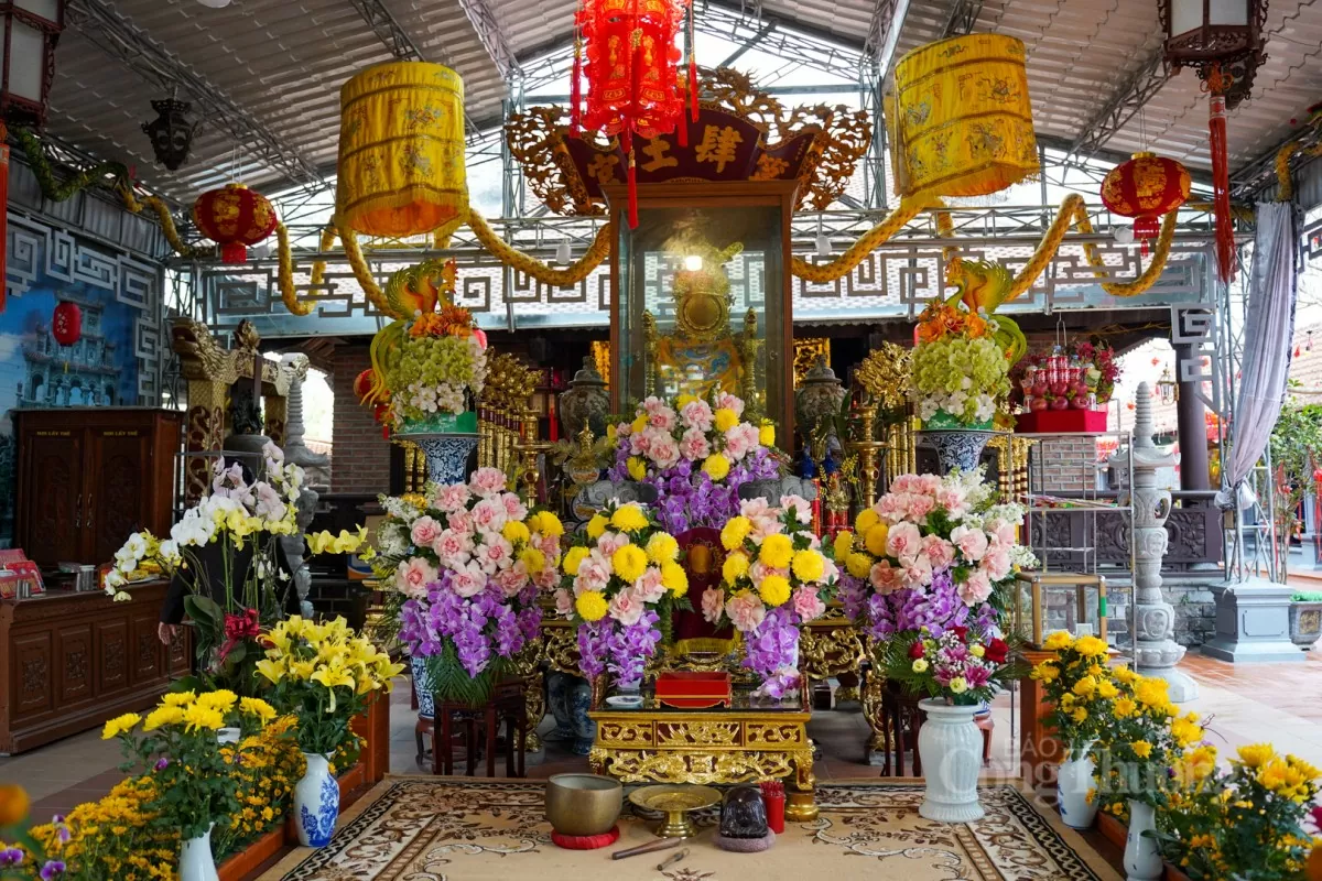 Đền Quan Đệ Tứ nổi tiếng linh thiêng với truyền thuyết lạ Đền Quan Đệ Tứ nổi tiếng linh thiêng với truyền thuyết lạ