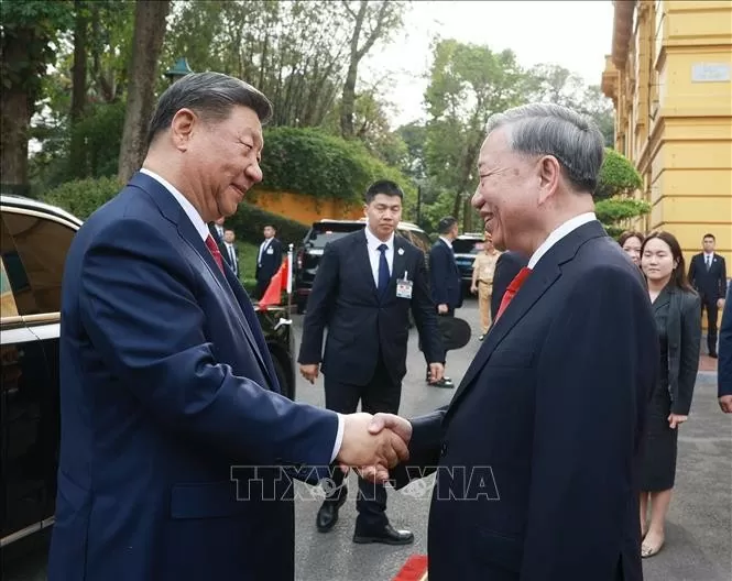 Tổng Bí thư Tô Lâm đón Tổng Bí thư, Chủ tịch nước Trung Quốc Tập Cận Bình. Ảnh: Thống Nhất/TTXVN