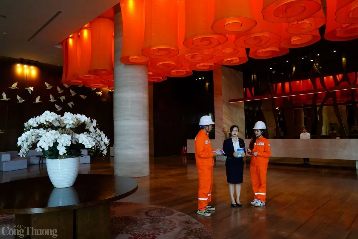Công tác tuyên truyền tiết kiệm điện được Công ty Điện lực Vĩnh Phúc triển khai sâu rộng đến tất cả các đối tượng khách hàng