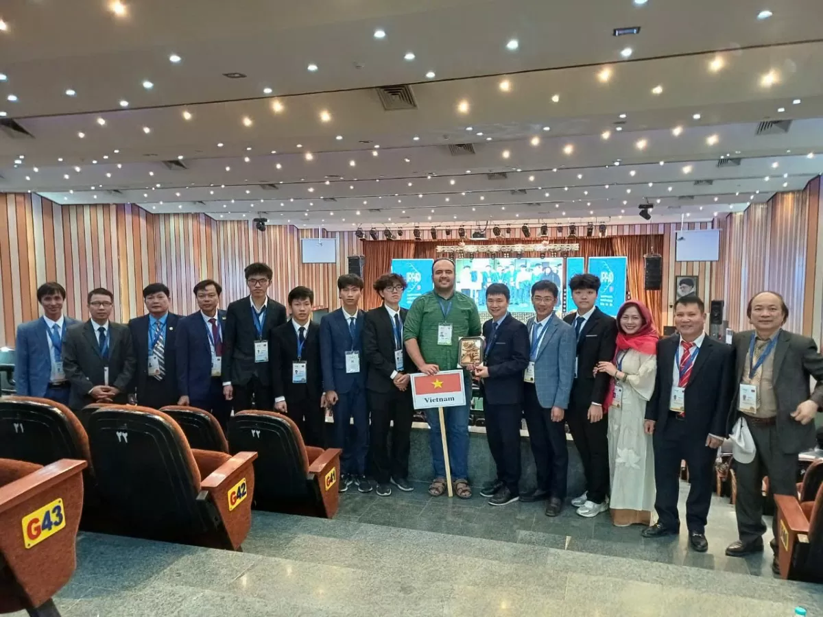 Thân Thế Công - 'Ngọn lửa vàng' của tri thức trẻ Việt Nam