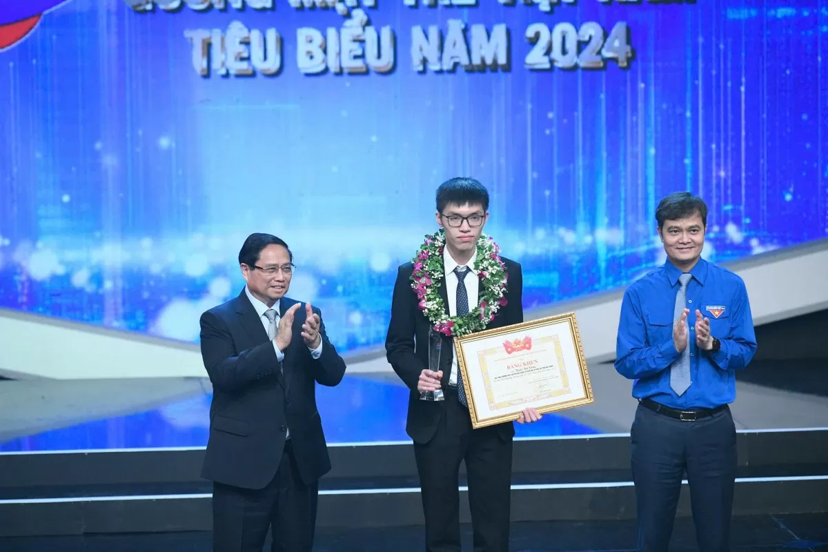 Thân Thế Công - 'Ngọn lửa vàng' của tri thức trẻ Việt Nam
