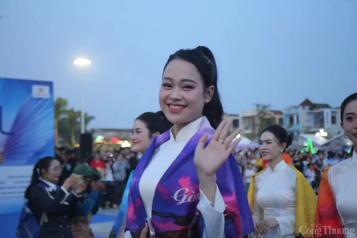 Nhiều Á hậu, người mẫu tham gia chương trình Nhiều Á hậu, người mẫu tham gia chương trình