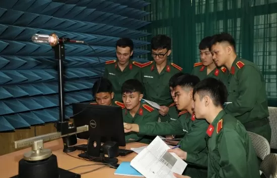 20 trường quân đội dừng xét học bạ, bổ sung tổ hợp thi