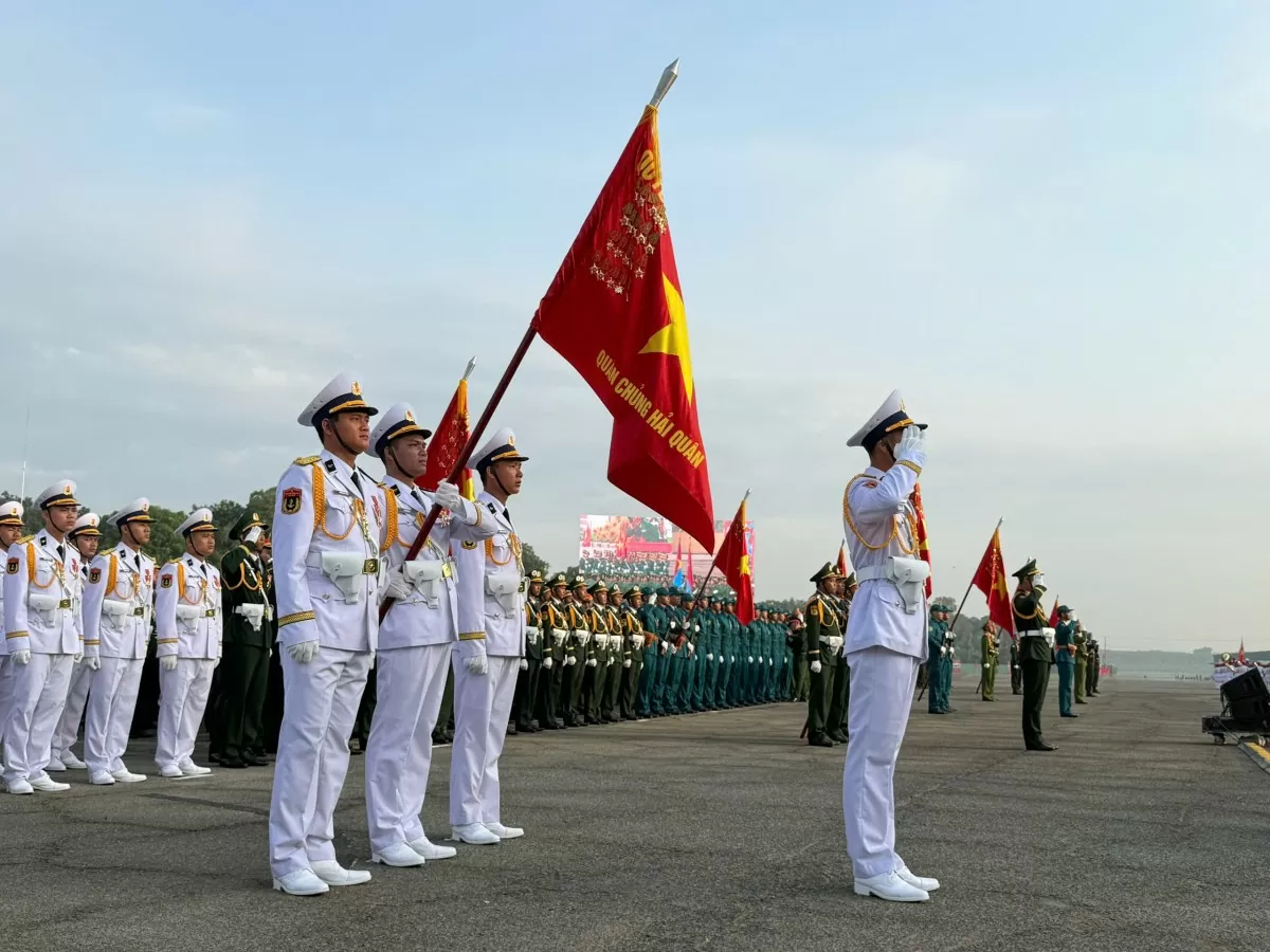 Hải quân hợp luyện quy mô lớn chuẩn bị lễ diễu binh