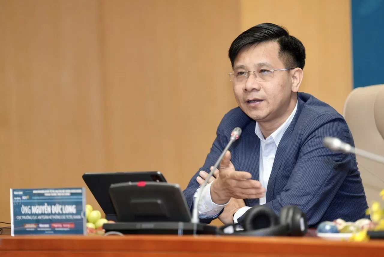 Dòng vốn không ào chảy chỉ bằng lập trung tâm tài chính