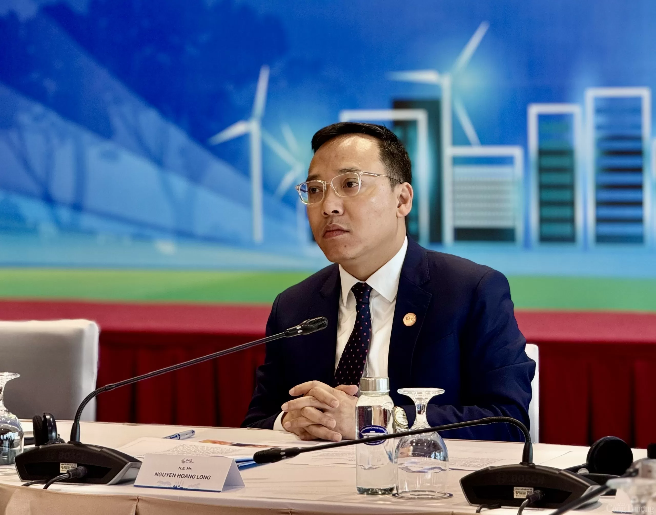 Thứ trưởng Nguyễn Hoàng Long chia sẻ 3 định hướng, bài học trong chuyển đổi năng lượng