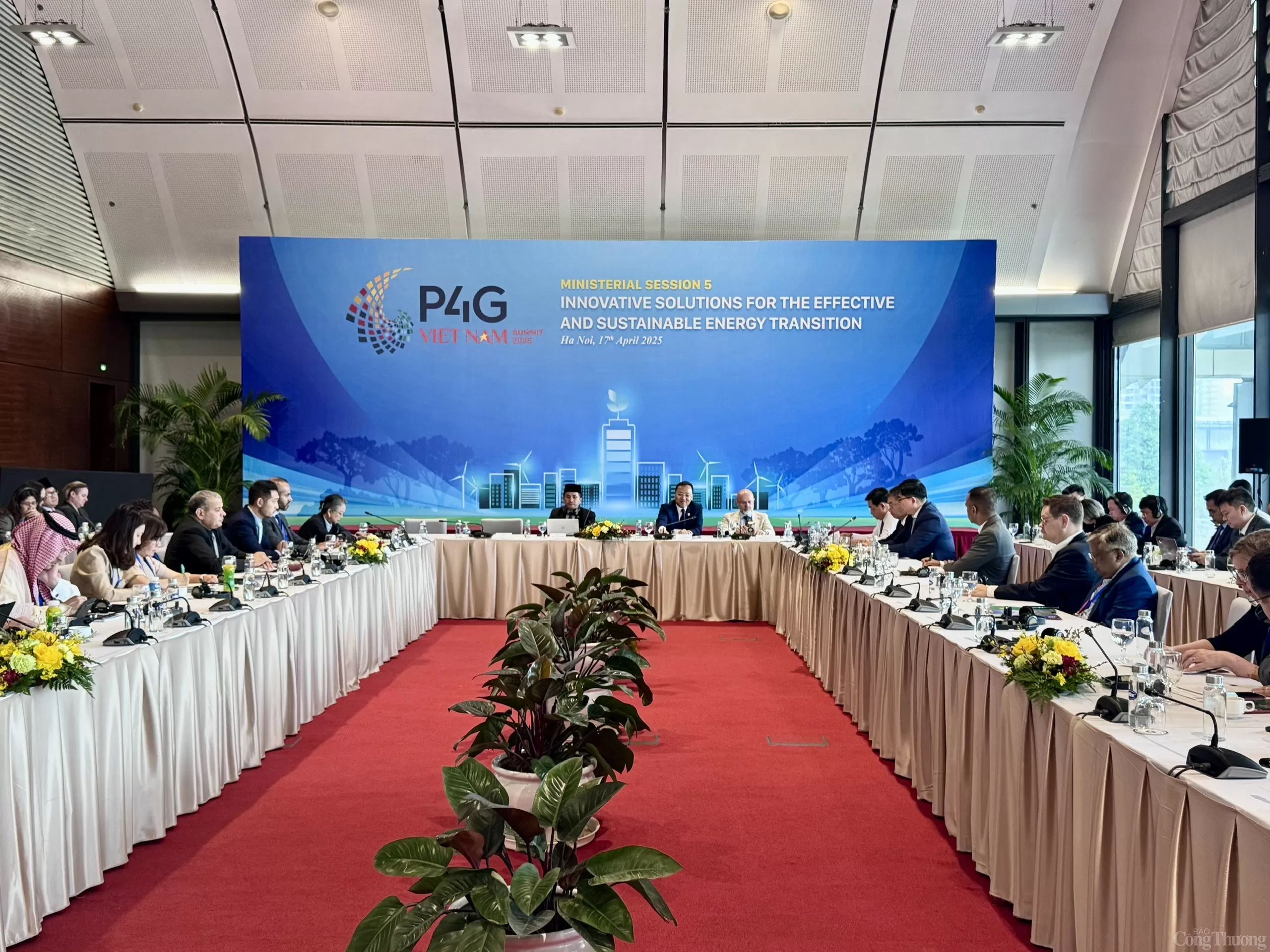 Thứ trưởng Nguyễn Hoàng Long chia sẻ 3 định hướng, bài học trong chuyển đổi năng lượng