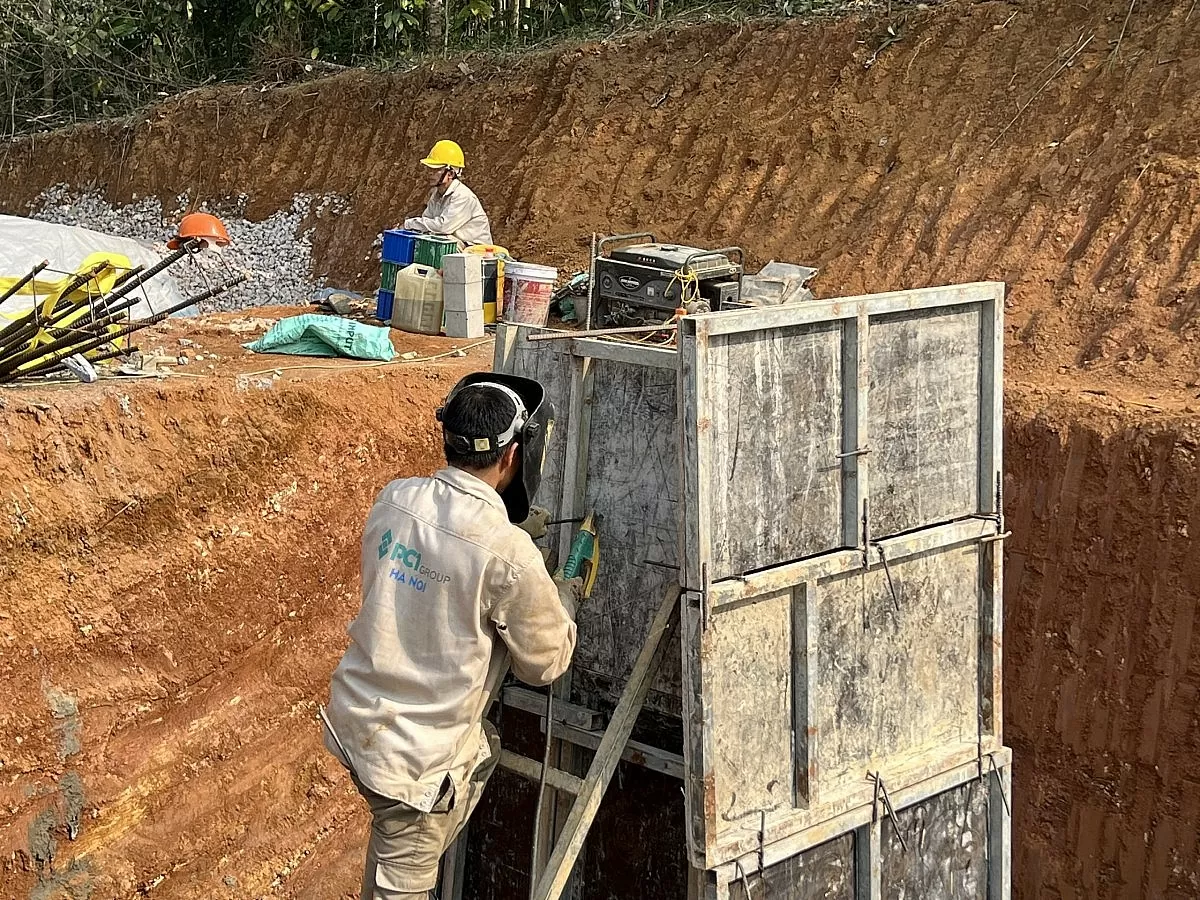 Nỗ lực ngày và đêm đưa đường dây 500kV Lào Cai - Vĩnh Yên về đích