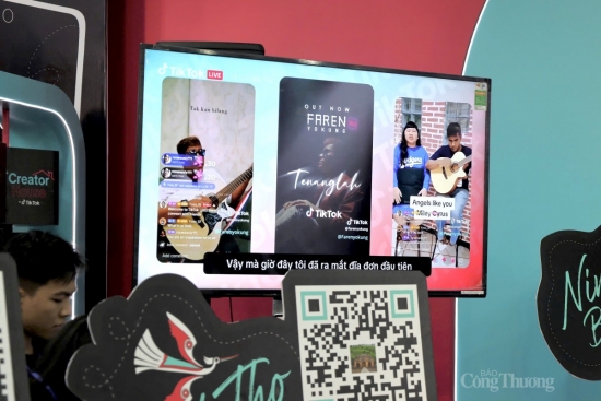 lan toa net dep viet cham vao di san qua livestream