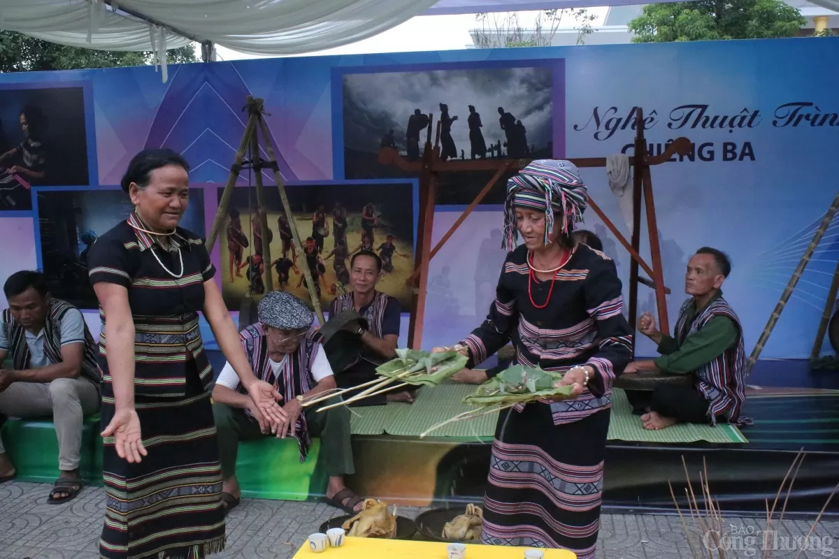 Lễ cũng bề nhà mới cầu mong ngôi nhà được chở che, gia chủ bình an, khỏe mạnh, cuộc sống no đủ. Lễ cũng bề nhà mới cầu mong ngôi nhà được chở che, gia chủ bình an, khỏe mạnh, cuộc sống no đủ.