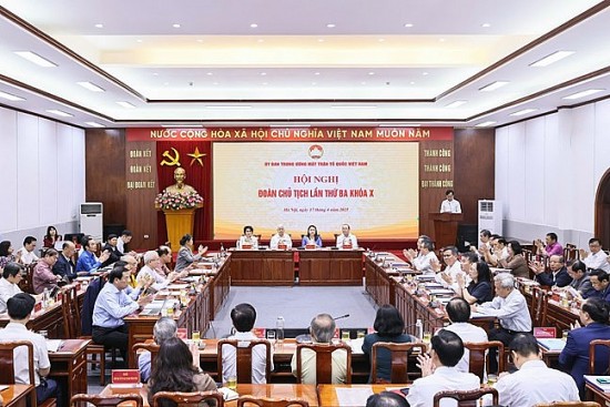 vi sao can sua doi luat mat tran to quoc