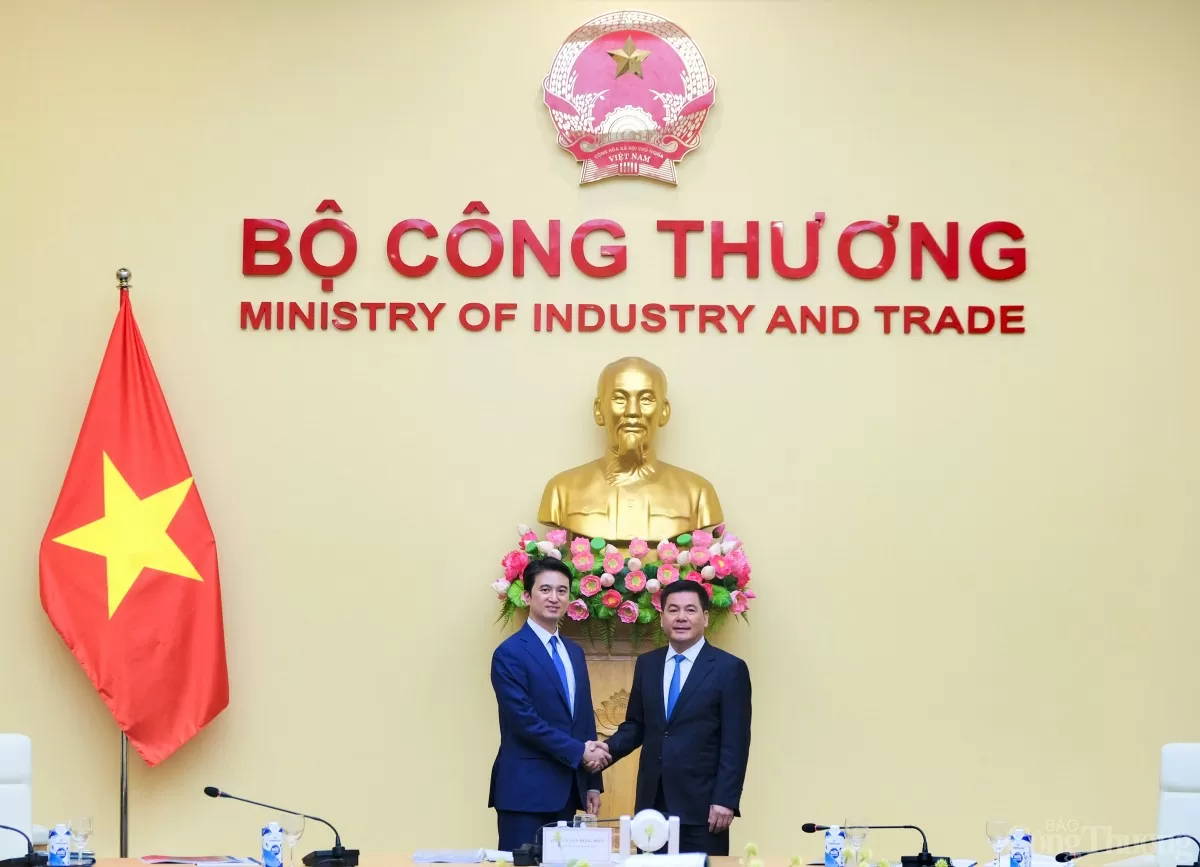 Bộ trưởng Nguyễn Hồng Diên làm việc với Tập đoàn SK