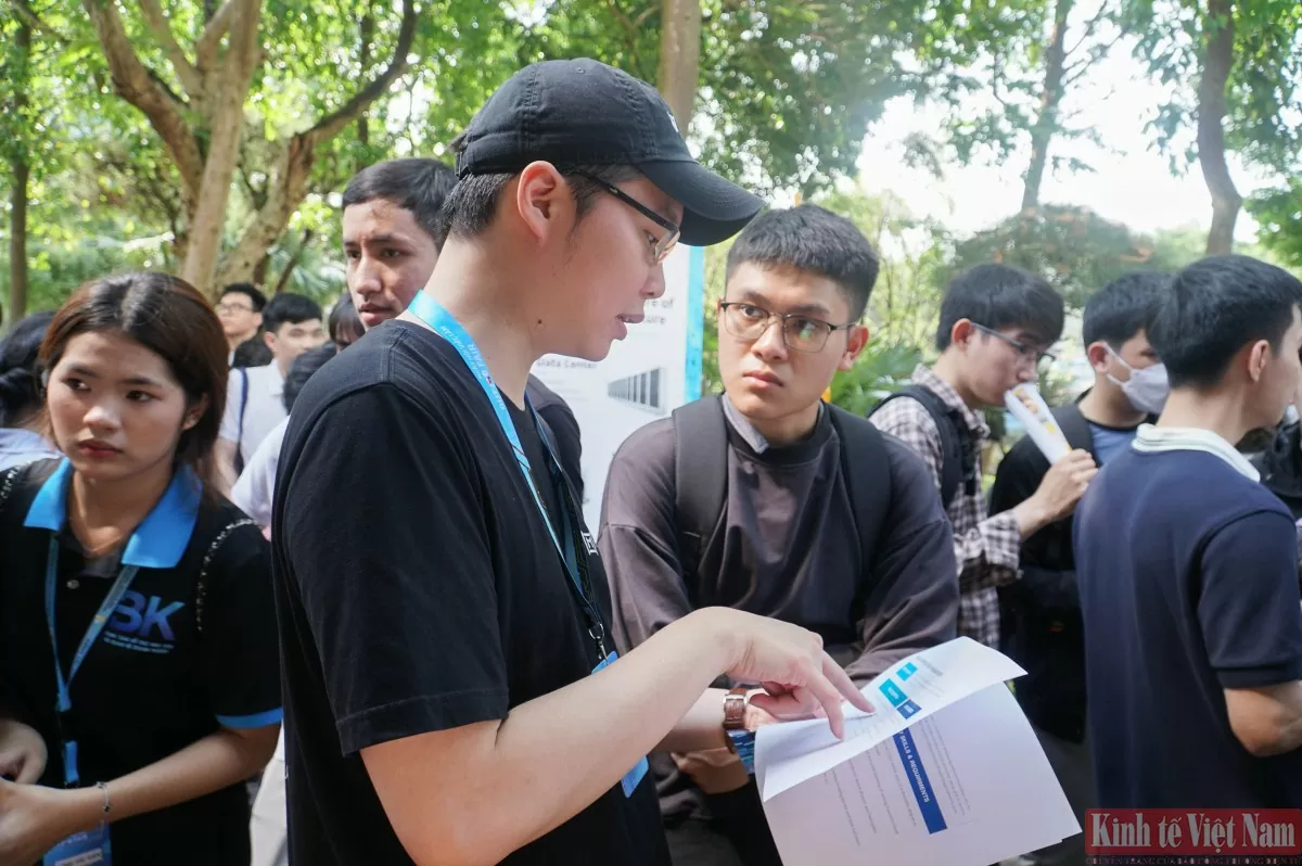 Các vị trí việc làm không chỉ yêu cầu nền tảng kiến thức kĩ thuật tốt mà còn các yêu cầu khác như ngoại ngữ