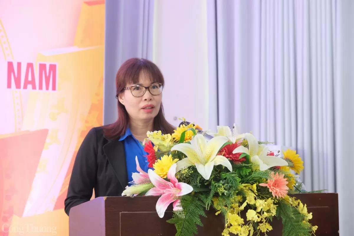 bà Nguyễn Thị Tuyết Mai, chuyên viên theo dõi Tổng hội Cơ khí Việt Nam, (Vụ Tổ chức phi Chính phủ, Bộ Nội vụ) phát biểu. 