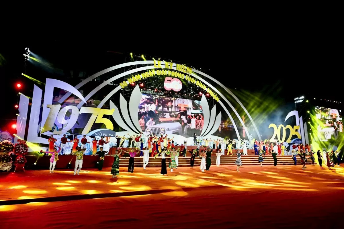 Long trọng Lễ kỷ niệm 50 năm Ngày giải phóng Bình Thuận