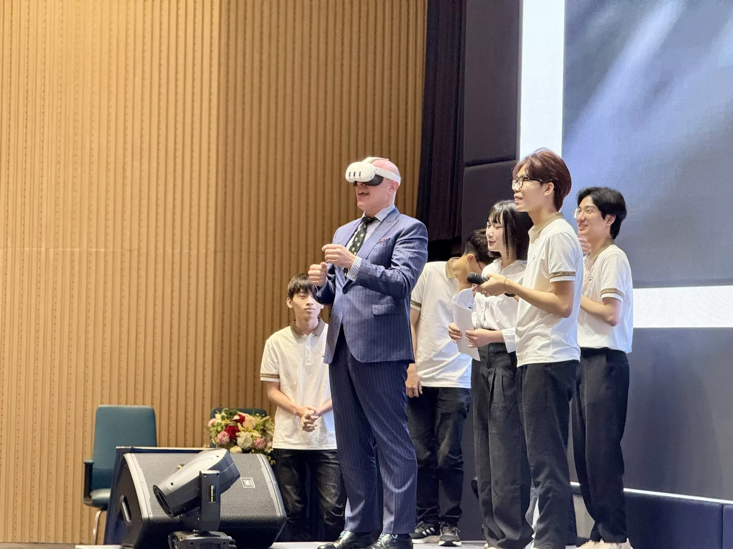 Quán quân Business Challenges mùa 7 gọi tên Llamas và Trailblazers