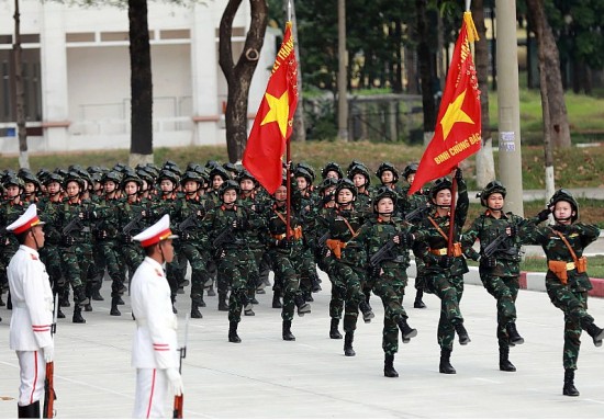 khi lich su bi lam phien va bai hoc ve long biet on