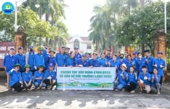 Áo xanh tình nguyện: Lặng thầm lan tỏa yêu thương