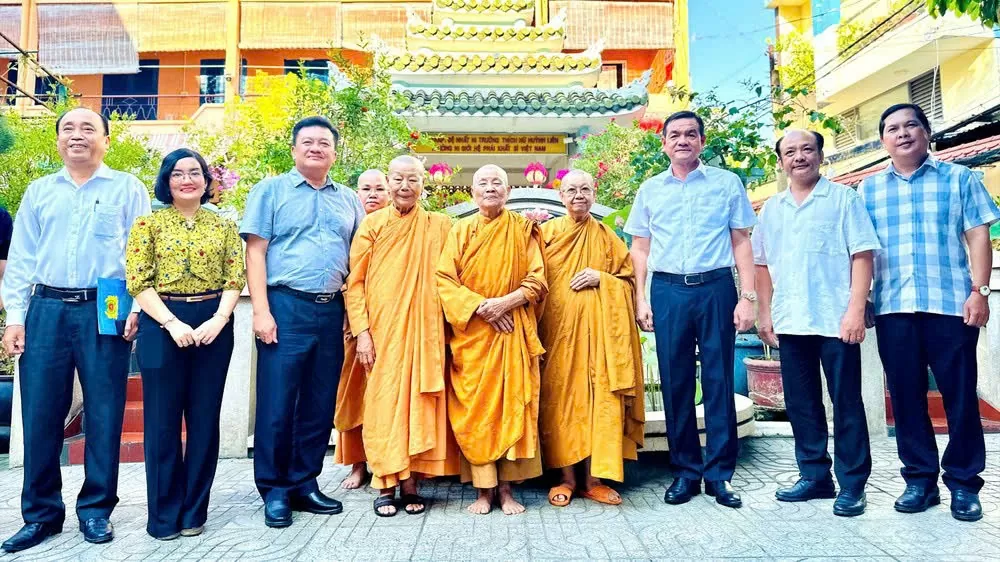Lê Hồng Nam