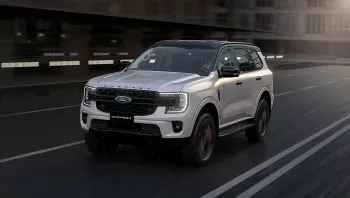 Ford Everest Sport bản đặc biệt màu trắng tuyết có giá bán ra sao?